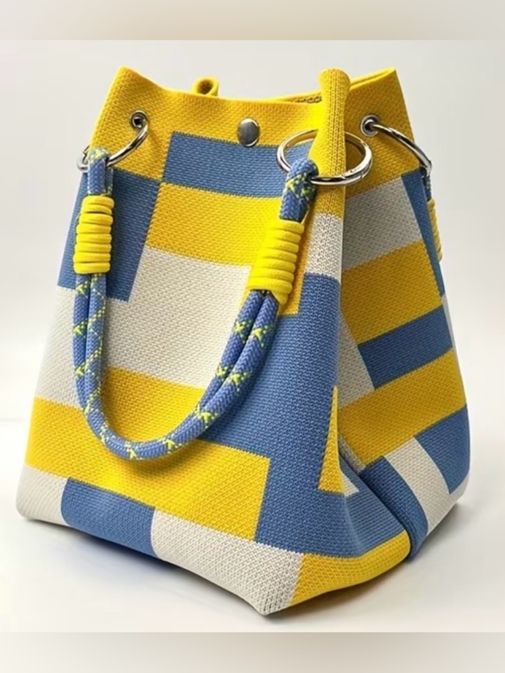 2025 New Retro Floral Knitted Handbag in Yellow, Blue and White NWT - Picture 3 of 4